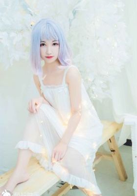 年轻的母亲最初在线观看_JVID性感写真