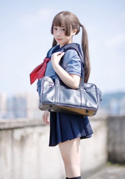 小莹客厅激情35集_蓝光免费观看